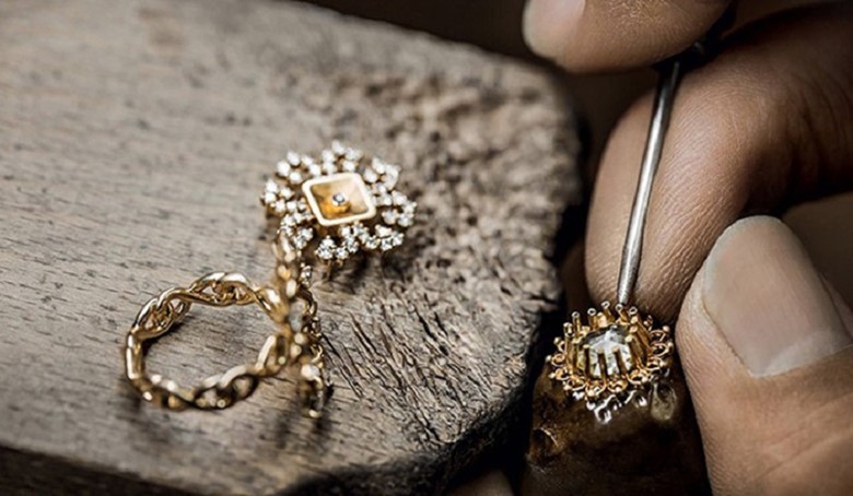 خرید پایه جواهر از فروشگاه تاج گلد | مهمترین نکات برای خرید پایه جواهر که باید بدانید